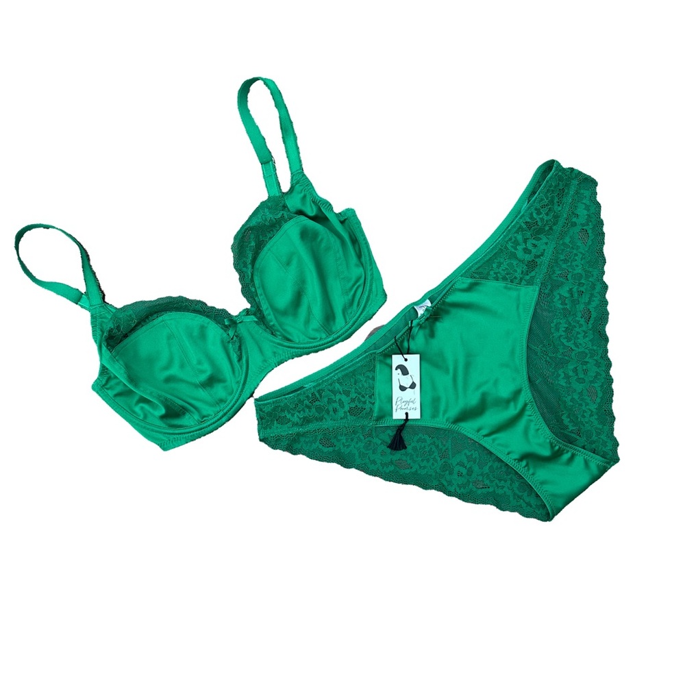 Playful Promises “Roslyn” Satin Lace Lingerie Set in Emerald Green - 32H / US 12